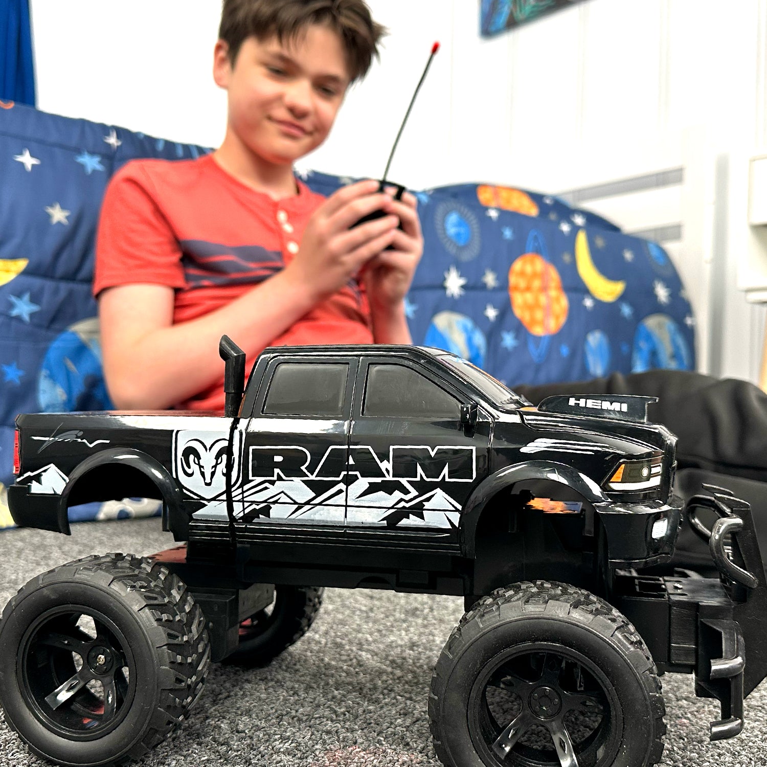 Camión monstruo a control remoto Dodge Ram 1:14 RTR
