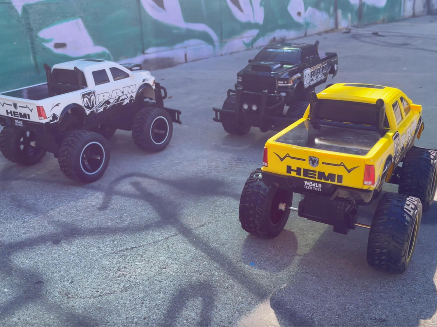 Camión monstruo a control remoto Dodge Ram 1:14 RTR